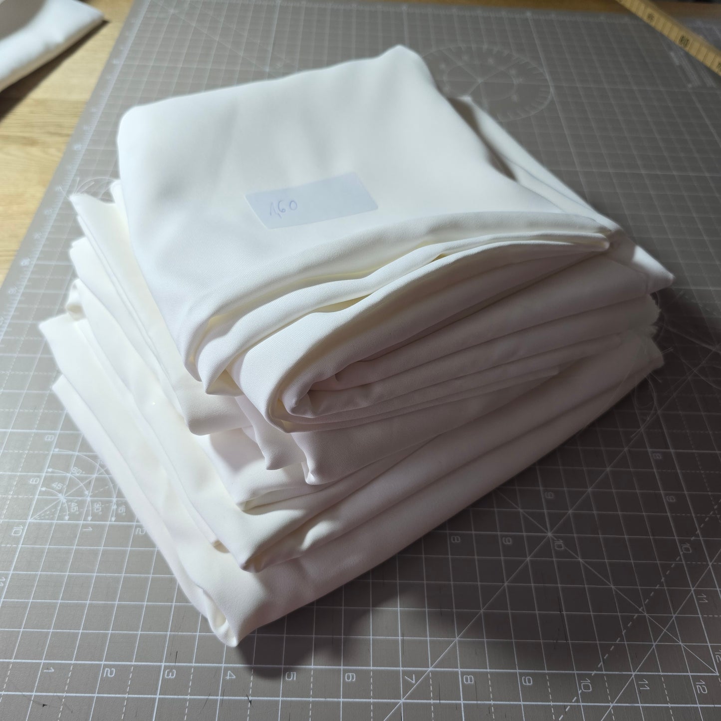 STOFFPAKET*** 5 x (insg. 5,75 m) Brautsatin matt, fließend, schwerfallend, ivory