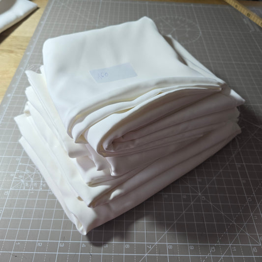 STOFFPAKET*** 5 x (insg. 5,75 m) Brautsatin matt, fließend, schwerfallend, ivory