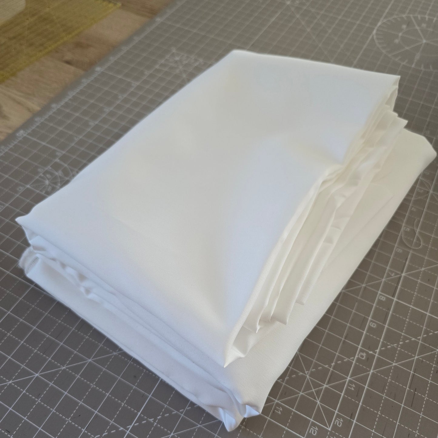 2 x (zus. 4 lfm) Brautsatin, Satin classic, offwhite