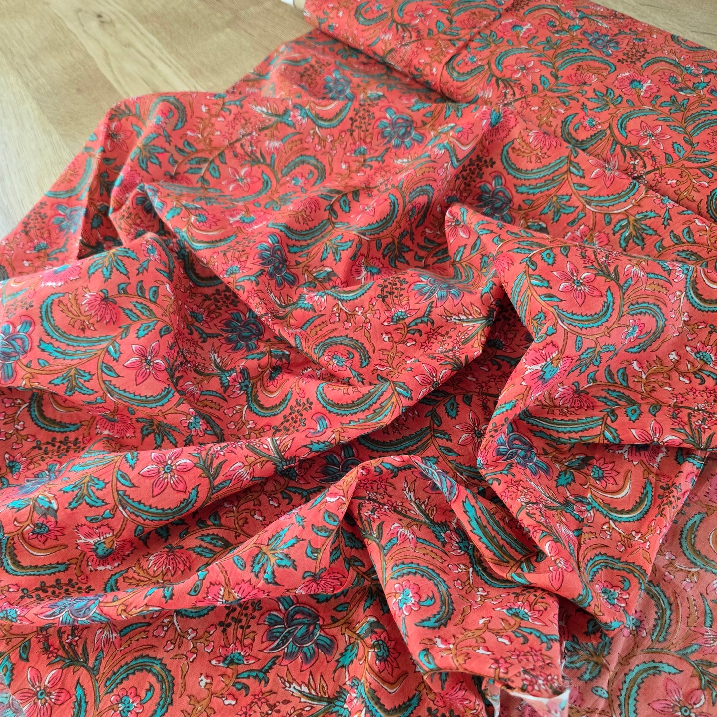 Baumwoll-Voile, Koralle mit Rankenmuster, luftig, leicht, Blusenstoff, Sommerstoff