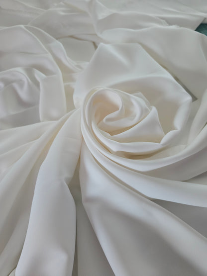 STOFFPAKET*** 5 x (insg. 5,75 m) Brautsatin matt, fließend, schwerfallend, ivory