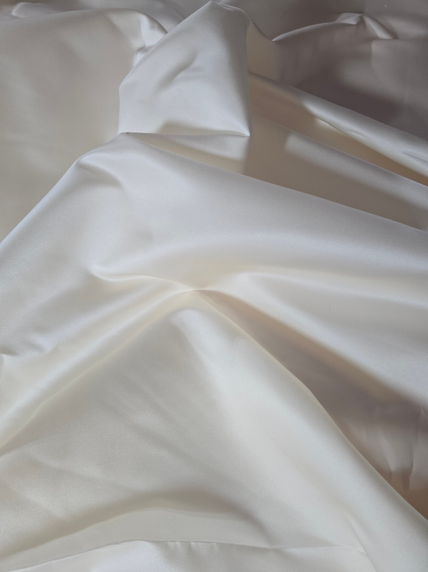 Brautsatin classic plus, creme
