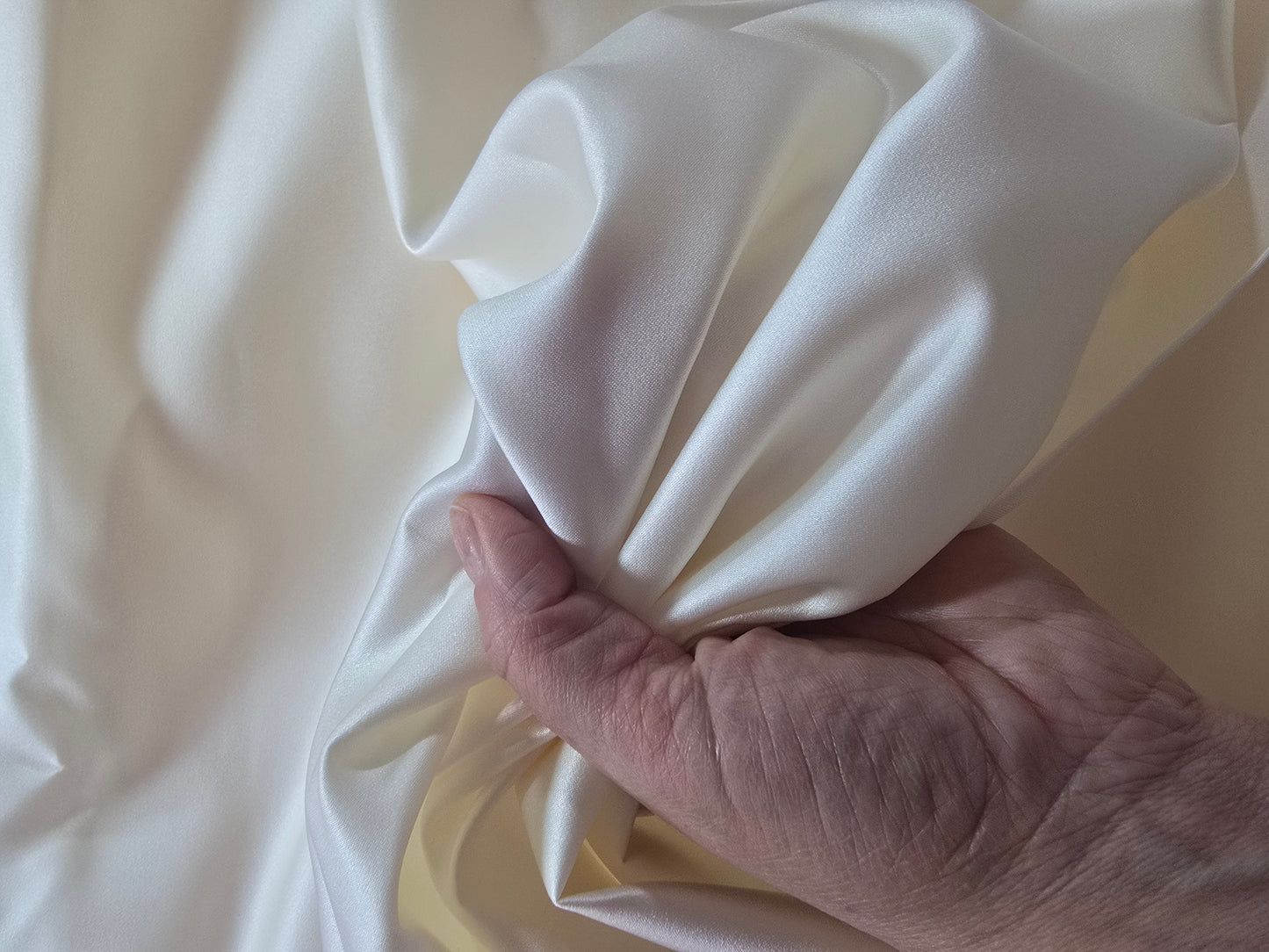 Brautsatin classic plus, creme