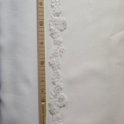 Spitzenband mit Perlen und Pailletten, ivory