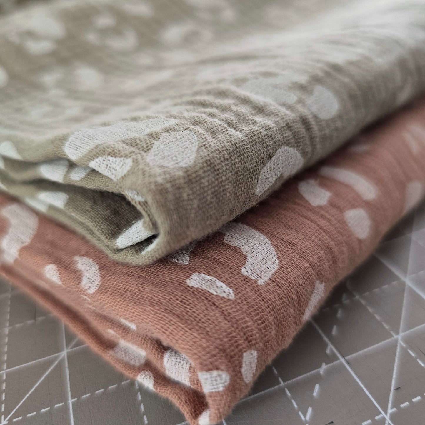 Musselin Stoff, Double Gauze, Leo-Print/ Panther