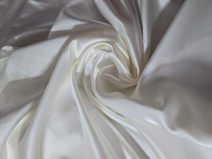 2,25 lfm Brautsatin, Satin dick, geschmeidig, ivory