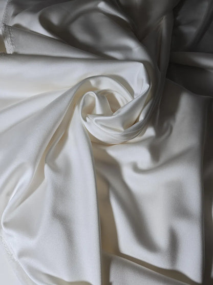 Brautsatin stretch