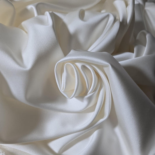 Brautsatin stretch